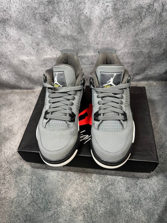 Size 6.5Y | Jordan 4 Cool Grey With Box | Pre-Owned main image 10
